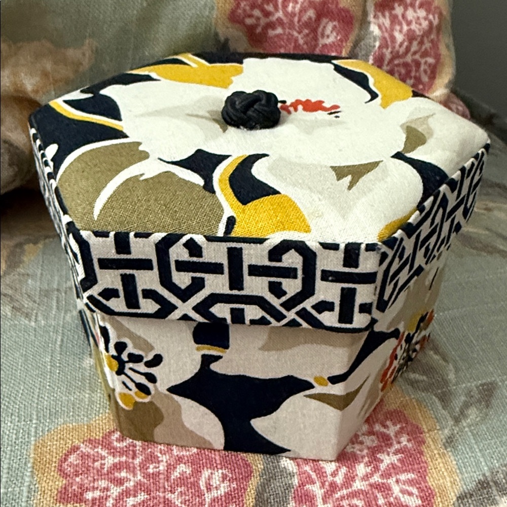 VERA BRADLEY Floral Hexagonal Fabric Box NWT